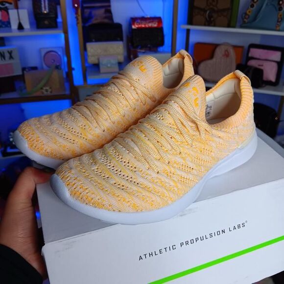 New In Box APL Techloom Wave Trainers Size 6.5 36.5 Sneakers in Marigold - Picture 4 of 5
